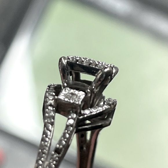 Diamond Engagement Ring - Picture 8 of 11